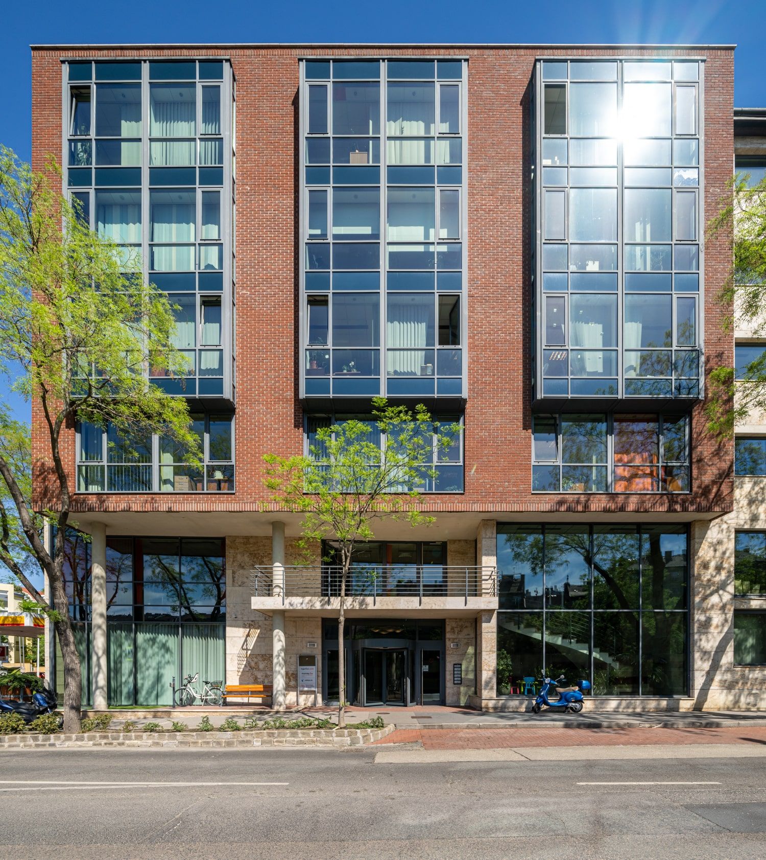 zsoltudvar-irodahaz-iroda-kiado-buda-034